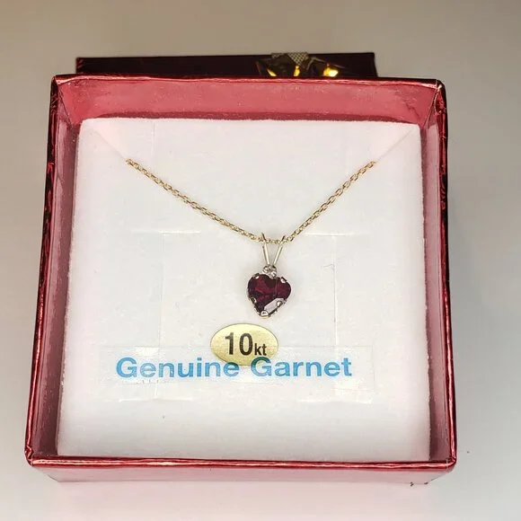 Natural Garnet Heart Pendant Necklace - 10KT - Picture 2 of 8